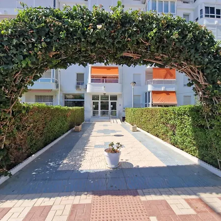 Laguna Apartment *
