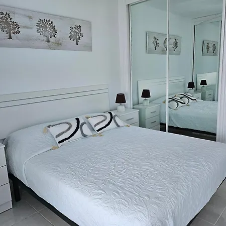 Laguna Apartment *